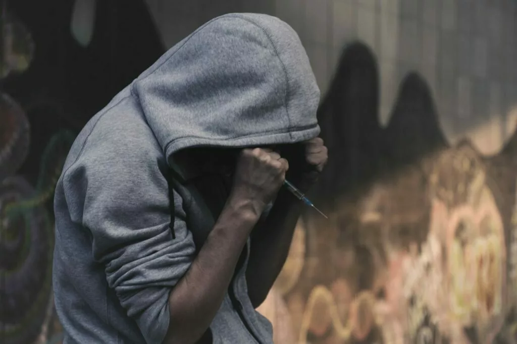 7 Warning Signs of Teen Drug Addiction